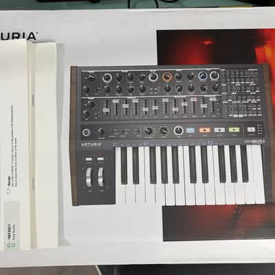 Arturia Minibrute 2