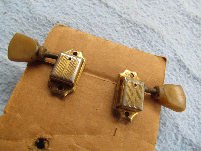 1950's Gold Kluson No Line Tuning Machine Bass & Treble Side Need Buttons Fits J-185 ES-345 & More Kluson Single Line Tuners With Original Buttons Genuine Vintage Part image 1