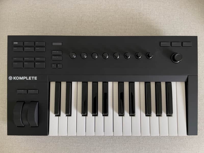 Native Instruments Komplete Kontrol A25 2018 - Present - Black image 1