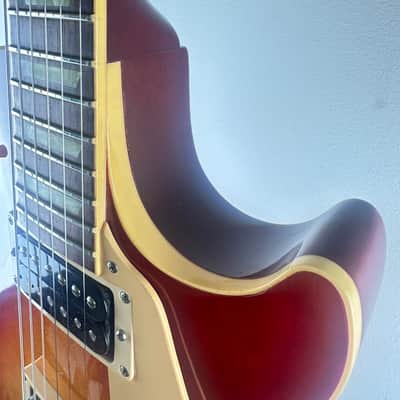 Gibson Les Paul Classic 2001 Heritage Cherry Sunburst Electric Guitar made in USA with case image 6