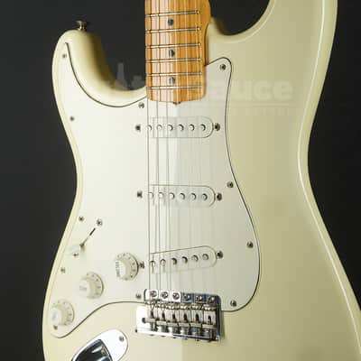 Fender Stratocaster Jimi Hendrix Tribute (COD 2240UG) imagen 6
