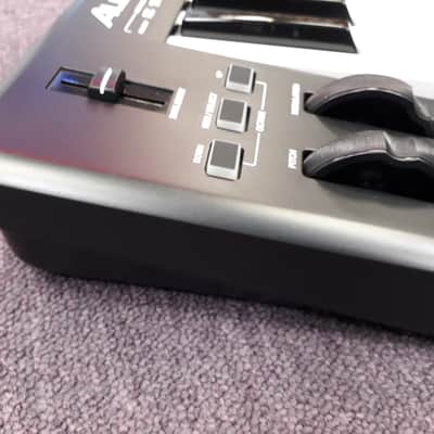 Alesis Q25 25 Key USB/MIDI Keyboard image 4
