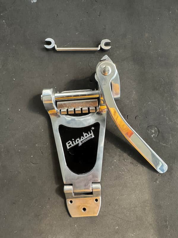 Bigsby B3 Vibrato with Towner Bar and Vibramate String Spoiler