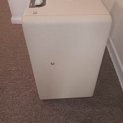 Fender Blues Junior IV FSR Limited Edition "Blonde Nubtex" 15-Watt 1x12" Guitar Combo 2024 - Blonde Nubtex +$100 spare tubes image 4