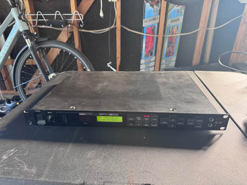 Yamaha SPX900 Professional Multi-Effect Processor 1980s - Black image 1