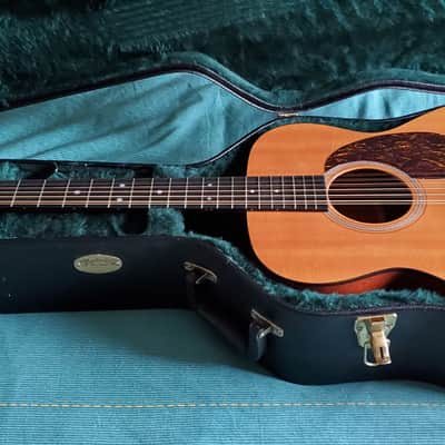 Martin J1216GT 2006 Solid Spruce Top, Solid Mahogany sides and back image 2