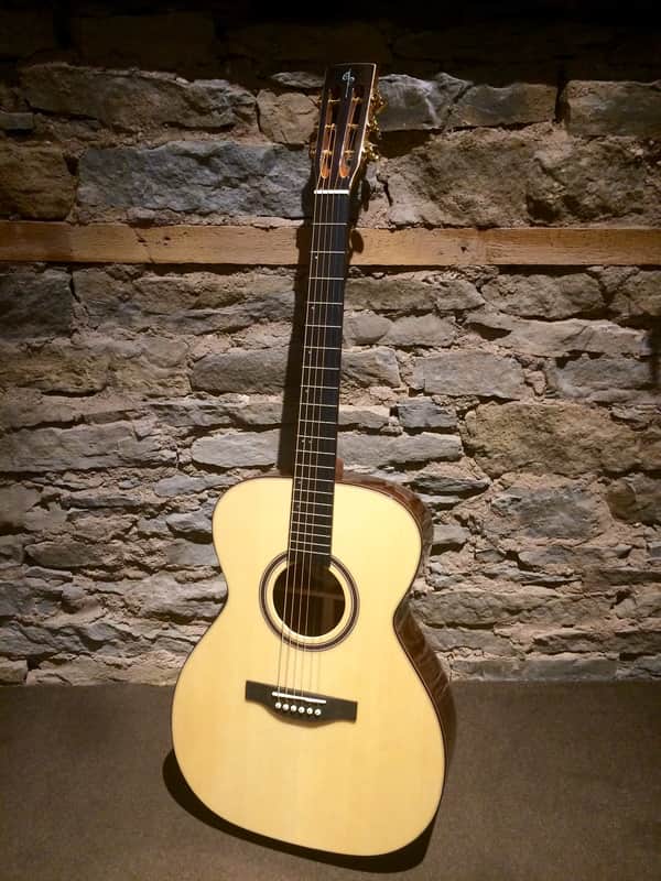 Simon & Patrick Showcase Rosewood Concert Hall w/Case image 1
