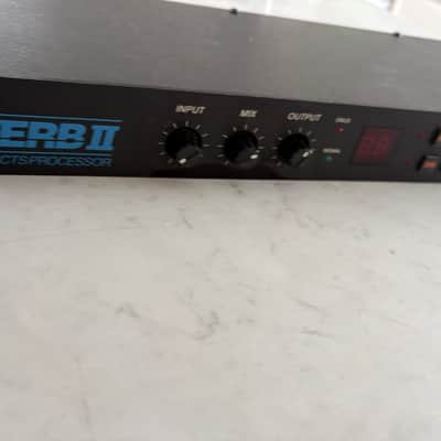Alesis Midiverb II 16-Bit Digital Effects Processor 1990s - Black image 3