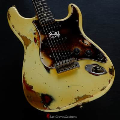 Fender Stratocaster Vintage White FN Series with Gold Leaf Made in USA Aged Relic (Rare) image 9