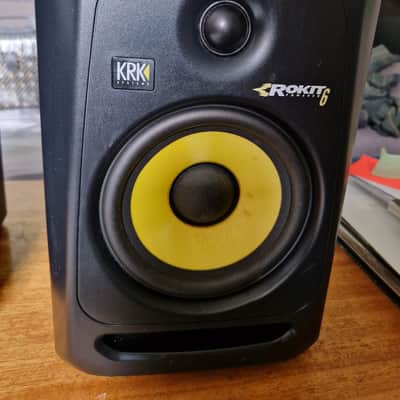 KRK ROKIT 6 STUDIO POWERED MONITOR SPEAKERS PAIR NICE CONDITION image 3