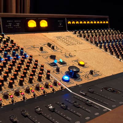 Undertone Audio (UTA) LC-72 48 Channel Console 2015 image 4