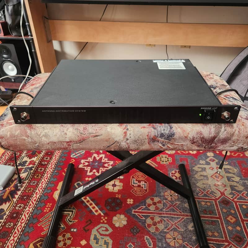 Shure UA840-UA UHF Antenna Distribution System 2000s - Black image 1