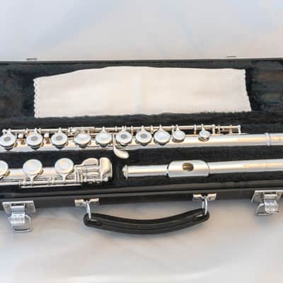 Yamaha YFL-381H Intermediate Open-hole Flute *Silver Headjoint *Made in Japan *Low-B *Cleaned & Serviced image 1