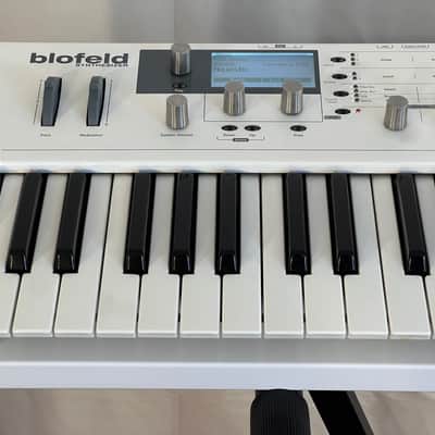 Waldorf Blofeld Keyboard 49-Key Synthesizer 2009 - Present - White image 3