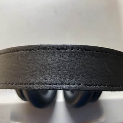 Bang & Olufsen Beoplay H9i Wireless Headphones image 8