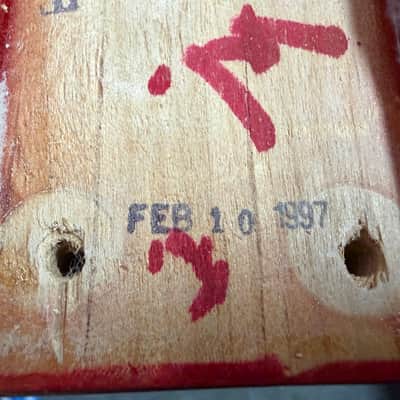 G&L LB-100 Bass USA 1997 - Red image 11
