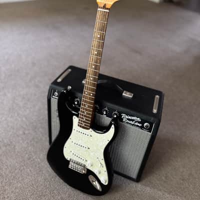 Squier Classic Vibe '70s Stratocaster with Laurel Fretboard 2019 - Present - Black image 8