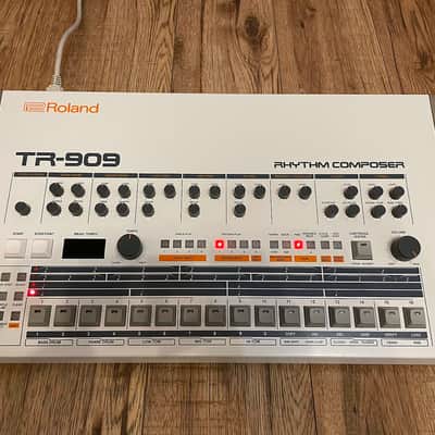 Roland TR-909/ Steda SR-909 👊 image 2