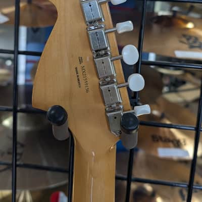 Fender Vintera ’60s Mustang 3-Color Sunburst – 2021 NOS w/ Deluxe Gig Bag image 11