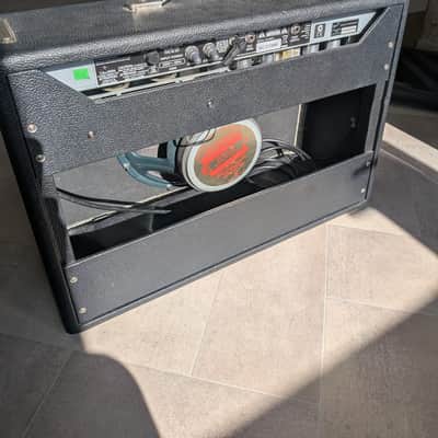 Fender '65 Deluxe Reverb Reissue 22-Watt 1x12" Guitar Combo 1994 - Present - Black image 2