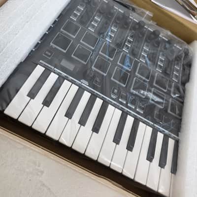 Reloop Keypad Pro 25-Key MIDI Controller 2025 - Present - Black image 4