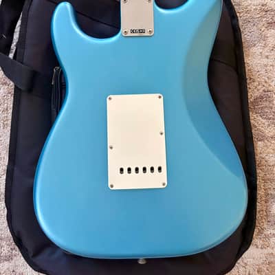 Fender Vintera II Road Worn '60s Stratocaster 2024 - 2026 - Lake Placid Blue image 5