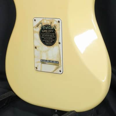 FENDER USA Jeff Beck Stratocaster with RF and Lace Sensor -2001- Vintage White [SZ0180040] (08/18) image 12