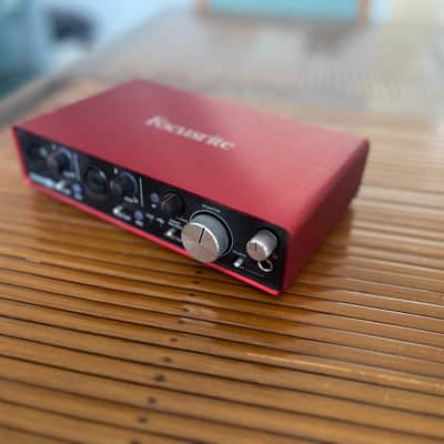Focusrite Scarlett 2i4 2nd Gen USB Audio Interface 2016 - 2018 - Red / Black image 1