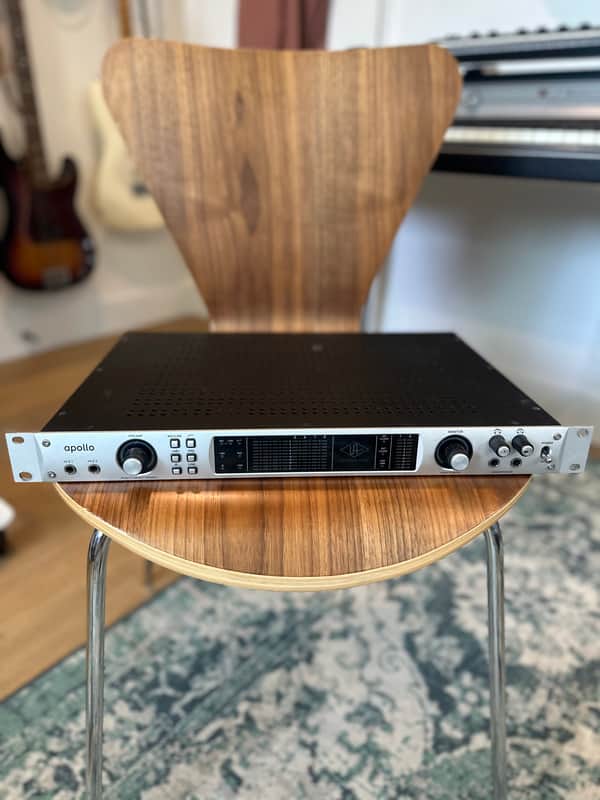 Universal Audio Apollo 8 QUAD Firewire Audio Interface - w Thunderbolt 2 Card image 1
