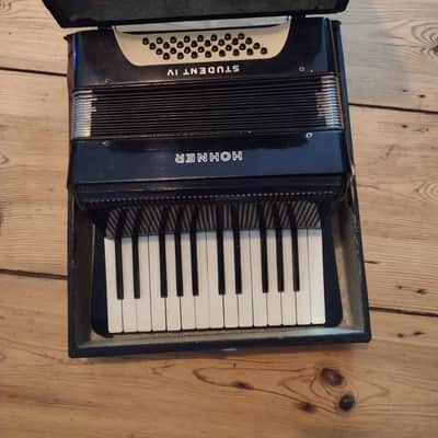 Hohner Student IV Black image 2