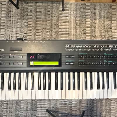 Yamaha DX7IIFD 61-Key 16-Voice Digital Synthesizer with Floppy