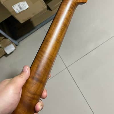Round end stainless steel 21 frets roasted flame Maple guitar neck 25.5inch hole 10mm Rosewood fingerboard st image 2