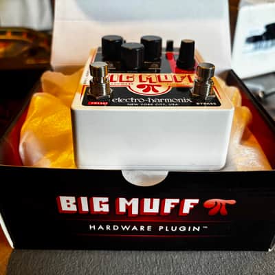 Electro-Harmonix Big Muff Pi Hardware Plugin 2022 - Present White image 2