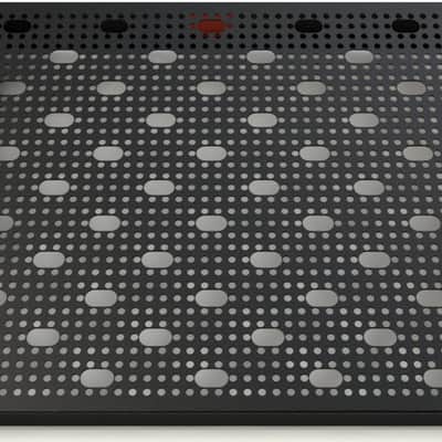 Temple Audio TRIO 21 Pedalboard, 21" x 16.5", Temple Red image 4