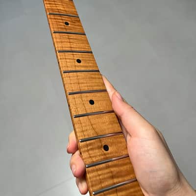 AAAAA Start Floyd nut Roasted flame Maple Electric Guitar Neck Round stainless steel 22 frets Black dot Inlay satin image 12