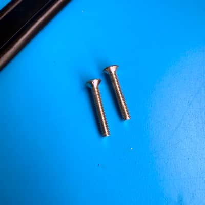 Fender Rumble 15 (PR2490) Bass Amplifier Part: Carrying Handle with Screws image 4