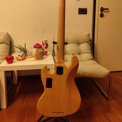 Sire Marcus Miller V7 5-String with Maple Fretboard 2017 - 2019 - Natural image 2