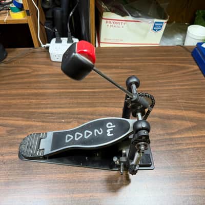 Drum Workshop DW 2000 Series Single Chain Bass Drum Pedal image 4