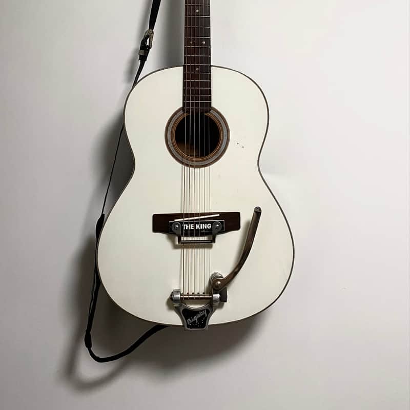 1960s Yamaha FG75 White