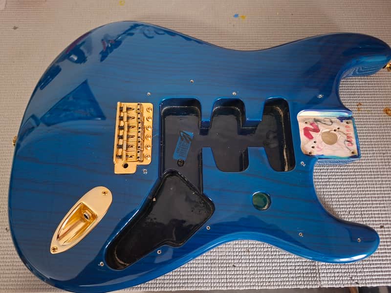 Fender Deluxe Player Strat body with hardware - Sapphire Blue image 1