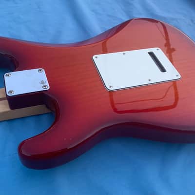 Fender Deluxe Stratocaster HSS Plus Top with iOS Connectivity 2014 - 2016 - Tobacco Sunburst image 5