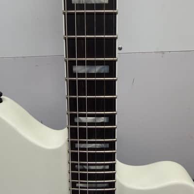 Used Fender JIM ROOT Signature JAZZMASTER V4 Ebony Polar White Electric Guitar with Original Case image 7