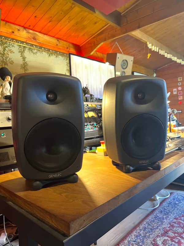 Genelec 8250A 8" Monitor (Pair) image 1