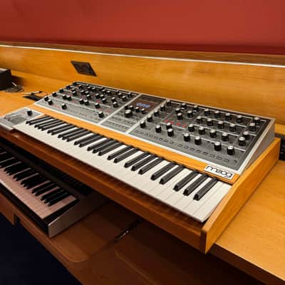 Moog One 16-Voice 61-Key Polyphonic Analog Synthesizer 2018 - Present - Black/Ash image 4