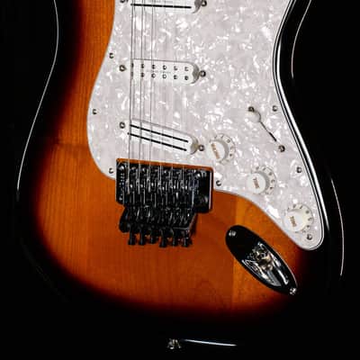 Fender Dave Murray Stratocaster, Rosewood Fingerboard, 2-Color Sunburst (199) image 1