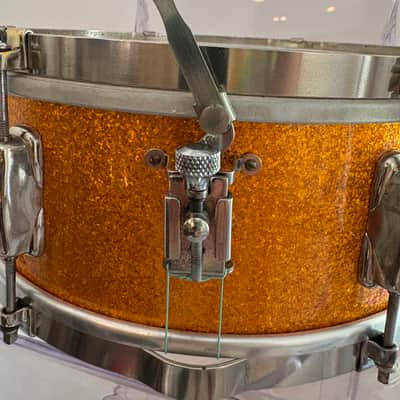 Slingerland 6-lug student snare with 3-point strainer and nickel hardware Late 1950s - Gold sparkle image 3