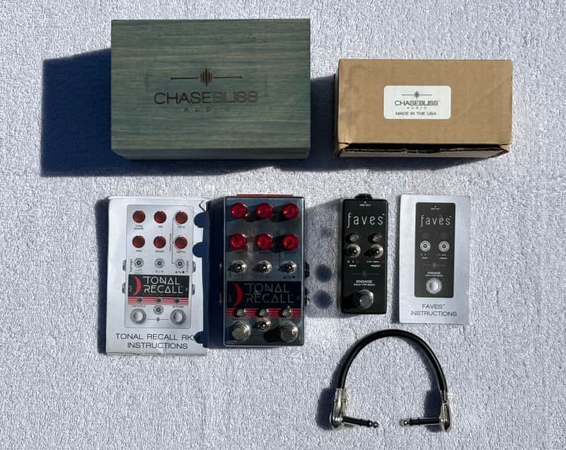Chase Bliss Audio Tonal Recall RKM Red Knob Mod Analog Delay 2017 - 2018 - Graphic with Red Knobs