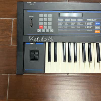 Oberheim Matrix 6 Synthesizer image 3