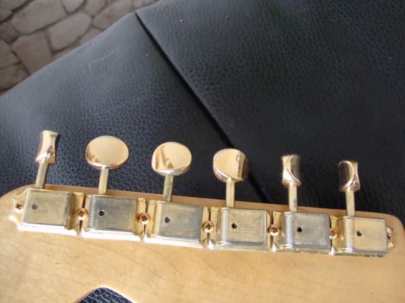 Fender Stevie Ray Vaughan Road Worn 60s Stratocaster 2014 Sunburst