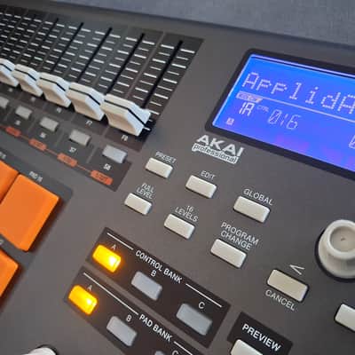 Akai MPD32 2010s image 7